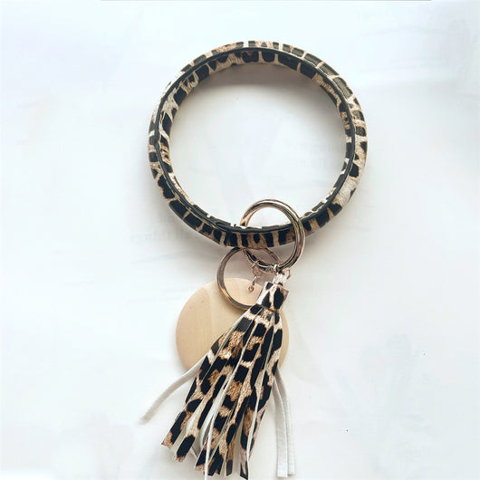 Pulsera Llavero de Defensa Personal con Bola de Pelo - Image 6