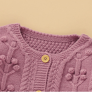 Romper Tejido a Mano en Lana Merino con Diseño de Burbujas Triangulares - Image 11
