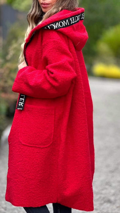 Abrigo de Lana de Cordero con Capucha y Letras para Mujer - Image 10