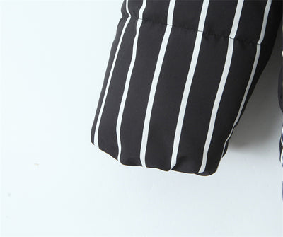 Abrigo de Algodón Negro con Rayas y Capucha para Mujer - Image 12