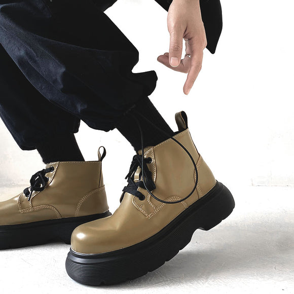 Botas Martin Retrô Japonesas com Sola Grossa e Biqueira Volumosa