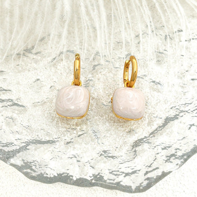 Aretes Colgantes con Circonita Micro Incrustada y Detalles Esmaltados - Image 6