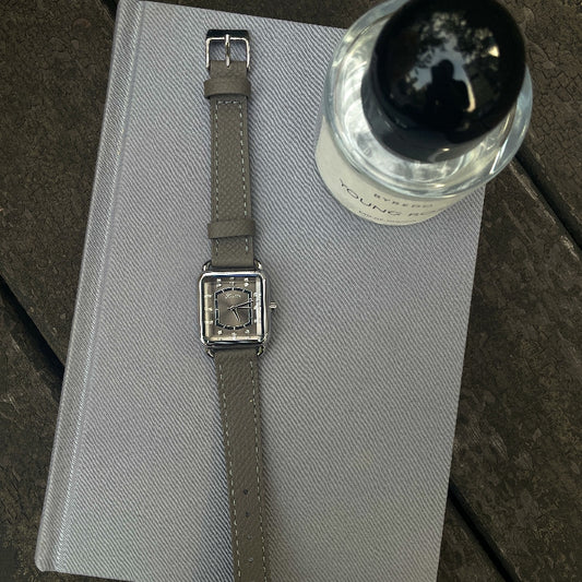 Reloj Retro Vintage de Diseño Artesanal para Profesionales - Image 2