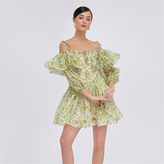 Vestido Navideño Floral con Volantes y Corte Ajustado - Image 4