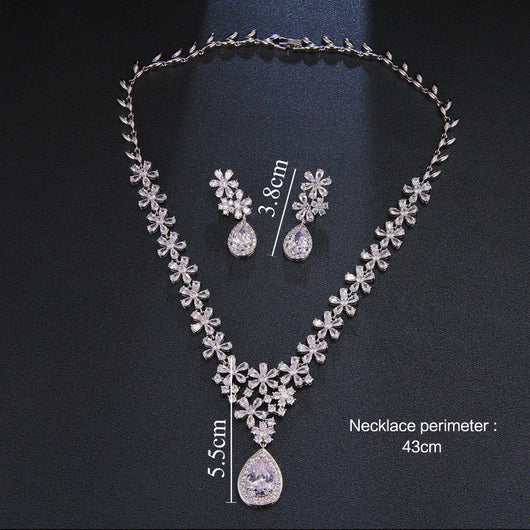 Conjunto de Dos Piezas: Collar y Aretes de Cristal - Image 7