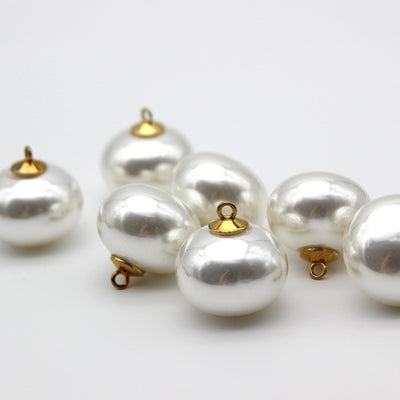 Botón Decorativo Dorado con Perla - Image 4