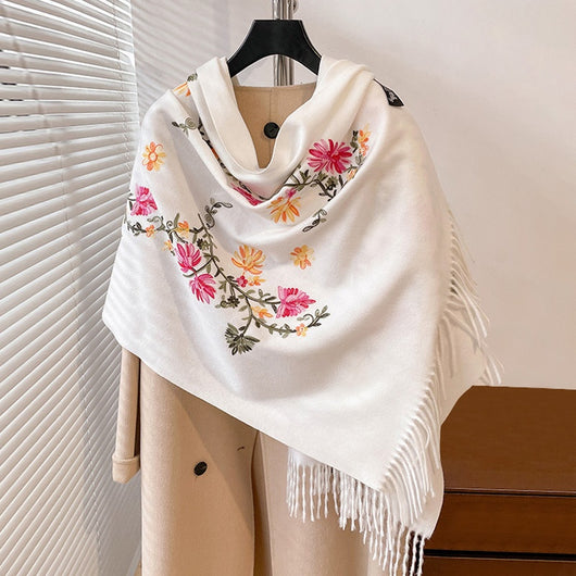 Bufanda Étnica de Invierno con Bordado Floral y Tacto de Cachemira - Image 16