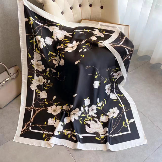 Pañuelo de Seda Estampado Exótico Multiusos - Image 2