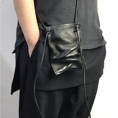 Bolso Bandolera de Cuero Texturizado con Diseño Apilado