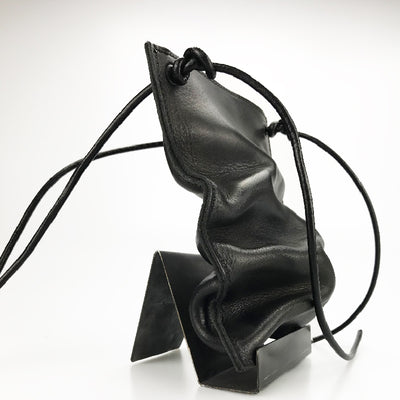 Bolso Bandolera de Cuero Texturizado con Diseño Apilado - Image 2