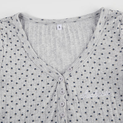 Blusa Floral Bordada con Cuello V y Rayas Hundidas - Image 13