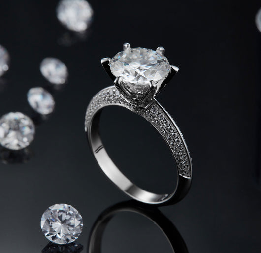 Anillo de Diamante Moissanita Chapado en Oro Blanco Plata S925 para Mujer