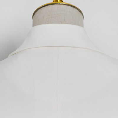 Blazer Entallado con Hombreras y Detalles Calados - Image 16