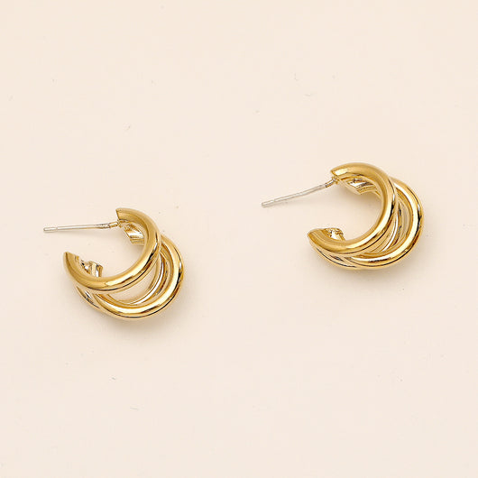 Aretes Minimalistas de Tres Capas - Diseño Elegante y Sofisticado - Image 8