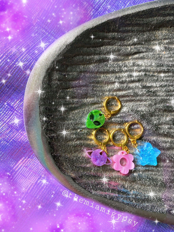 We Come in Peace Earrings - Tekeno