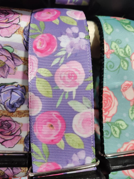 Coleira para cachorro de nylon roxa com flores de 3,8 cm de largura